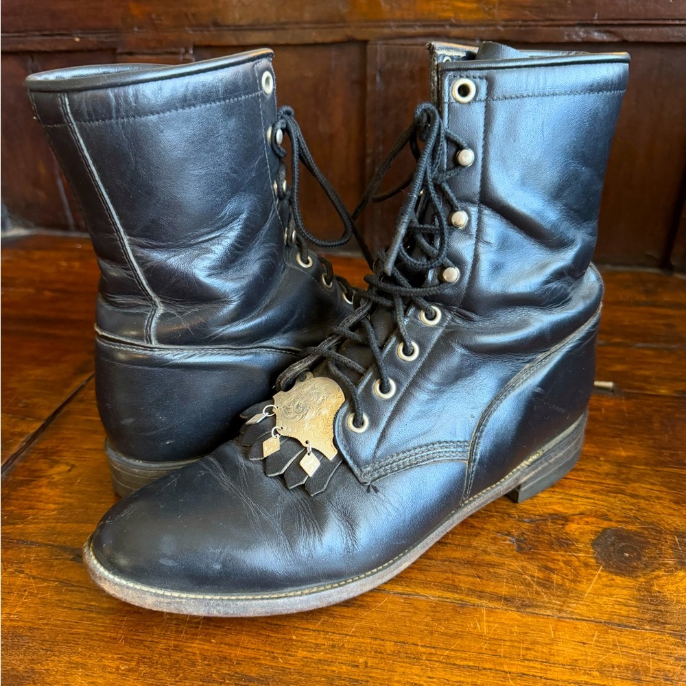 Justin’s Roper lace up boots Kiltie tie plate